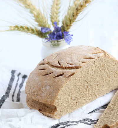 🌾 Dinkelsauerteig – Lebendiges Brot für Körper & Seele