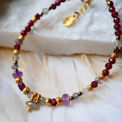 GINANDGER - SANCHAR Armband - Granat, Labradorit, Amethyst in Dianas Klosterlaedchen