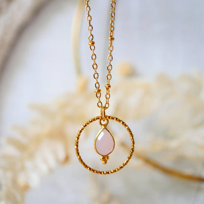 Handgefertigte Boho Edelstahlkette mit Rosenquarz-Anhänger – Naturschmuck für Frauen, 42 cm, Geschenkidee