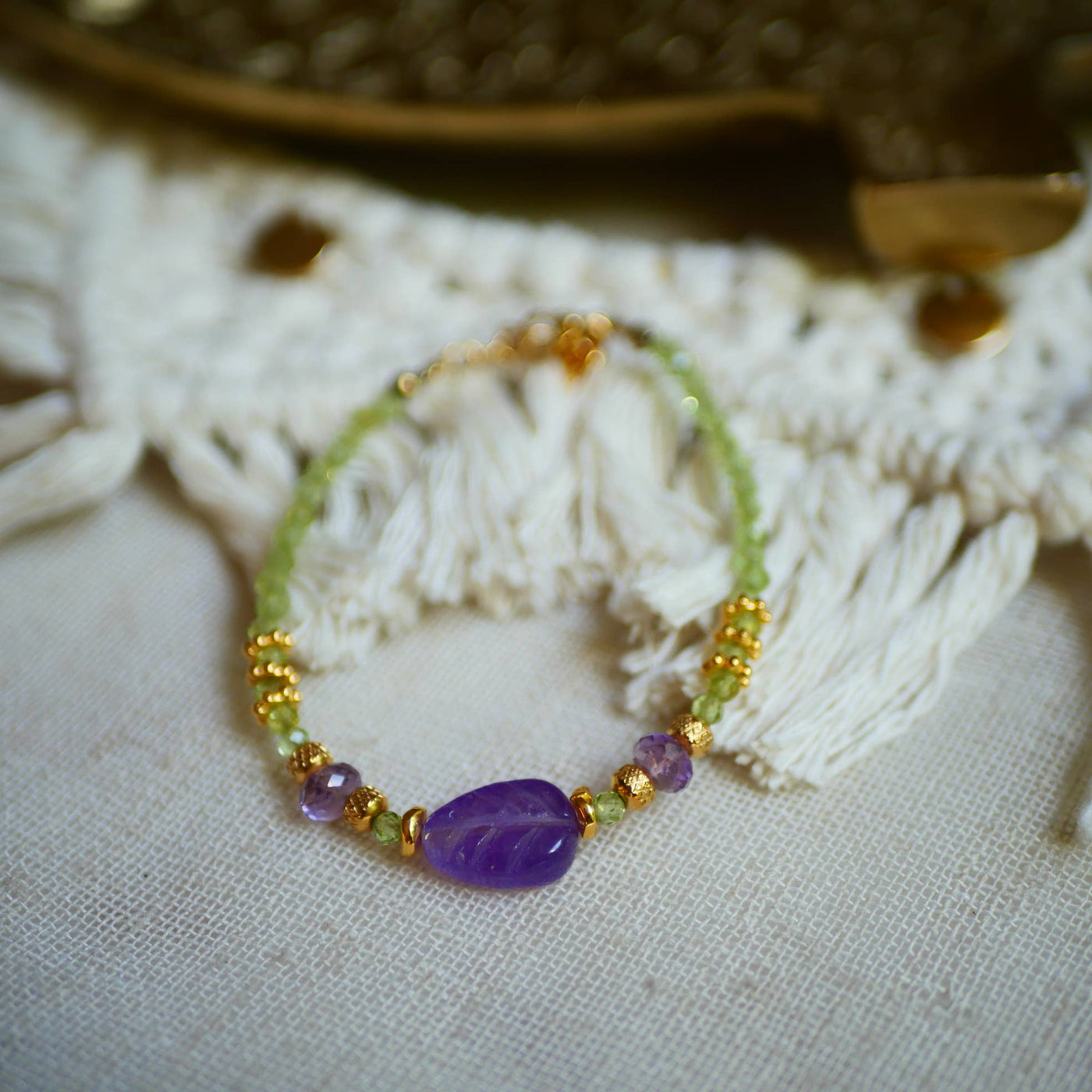 GINANDGER - SUPARNA-PERIDOT- UND AMETHYST-ARMBAND in Dianas Klosterlaedchen