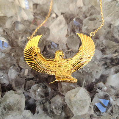 Kleine Halskette Göttin Isis | 24 Karat Gold vergoldet in Dianas Klosterlaedchen