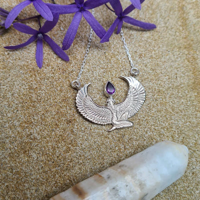 Kleine Halskette Göttin Isis aus Amethyst und Silber in Dianas Klosterlaedchen
