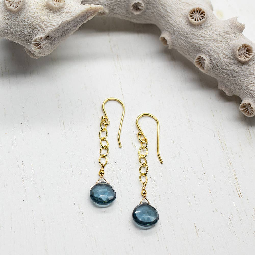 Quarz blau „Königliche Ohrringe“ vergoldet