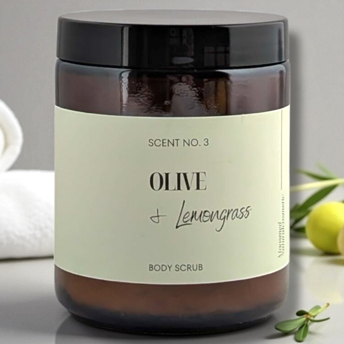 OLIVE + Lemongrass Body Scrub Körperpeeling von Moosmed