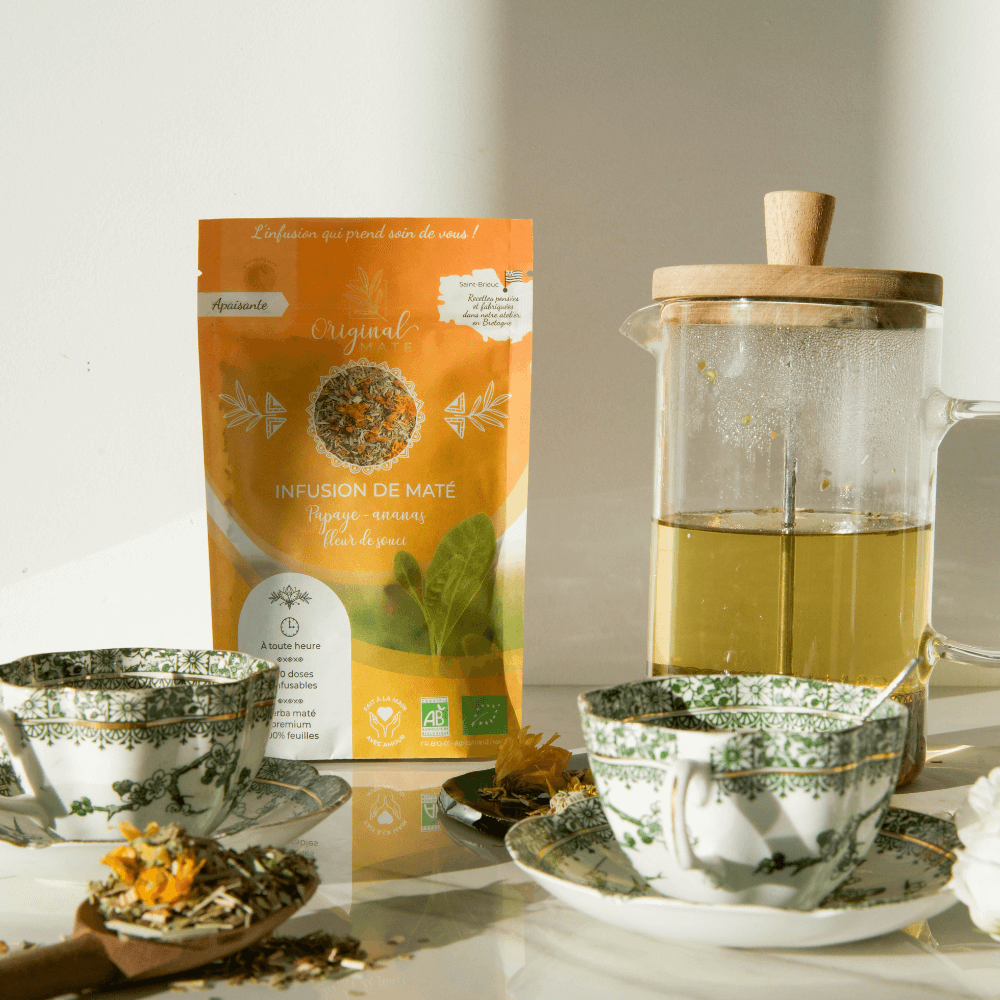 Zubereitung Bio-Mate tropical in Teekanne oder Filter, 80 Grad Aufguss.