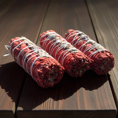 Drei weiße Salbei Bündel Dragon Blood mit Lavendel