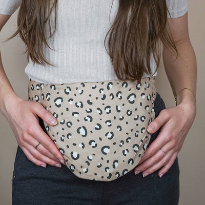 Dinkelkissen zum Umbinden - Bellywrap Leomuster beige - Dianas Klosterlädchen