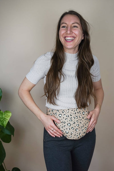 Dinkelkissen zum Umbinden - Bellywrap Leomuster beige - Dianas Klosterlädchen