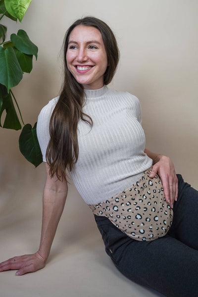 Dinkelkissen zum Umbinden - Bellywrap Leomuster beige - Dianas Klosterlädchen