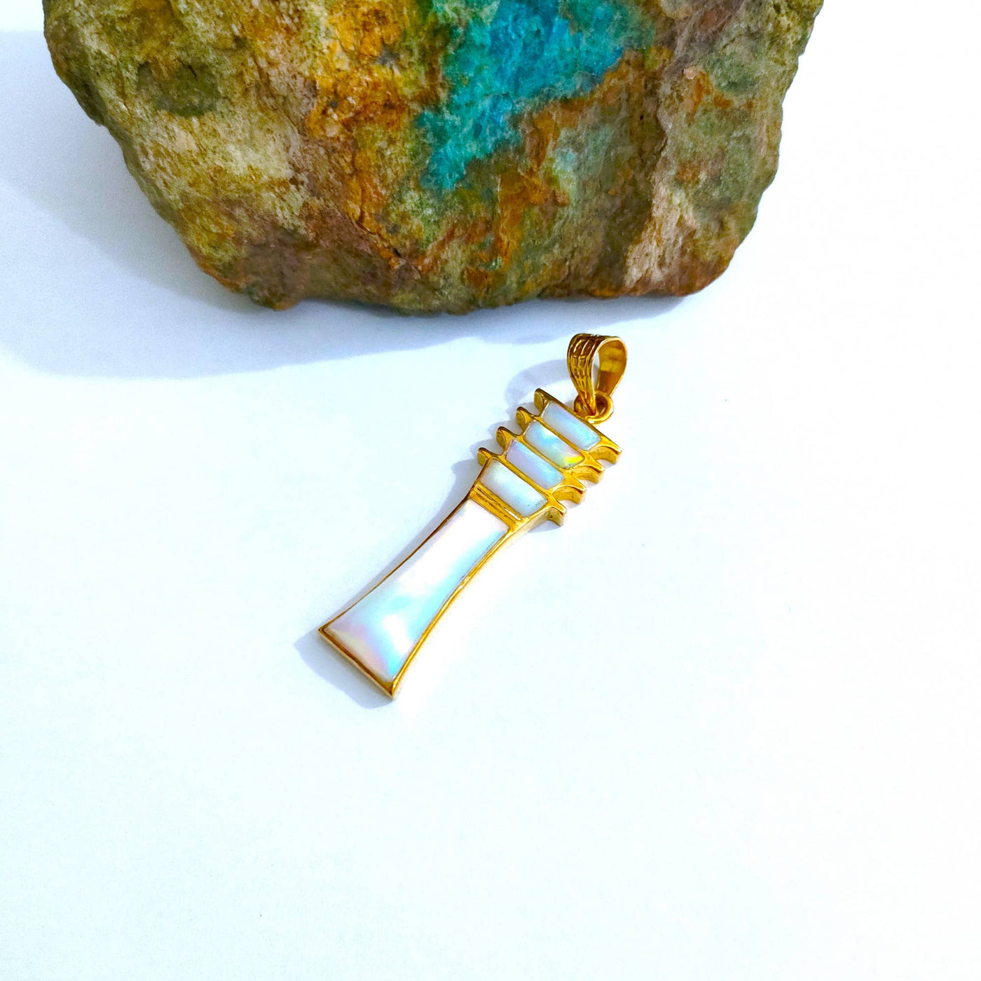 Djed-Pillar-Opal vergoldeter Anhänger - Dianas Klosterlädchen