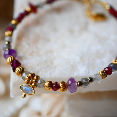 GINANDGER - SANCHAR Armband - Granat, Labradorit, Amethyst in Dianas Klosterlaedchen