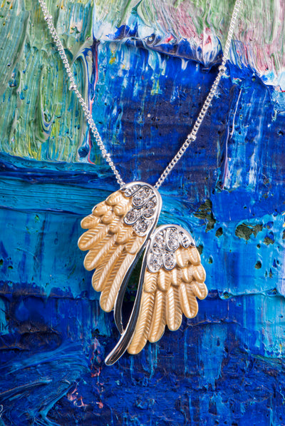 Engelsflügel, gold Anhänger mit 50 cm Kette - Dianas Klosterlädchen