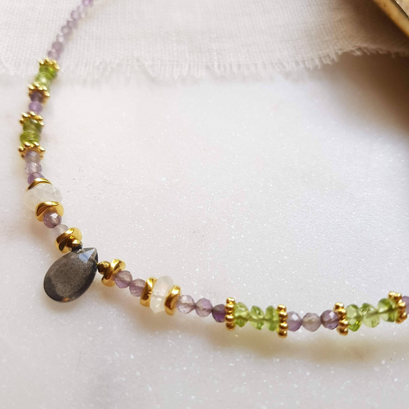 Halskette Labradorit, Amethyst, Peridot - Elyna - Dianas Klosterlädchen