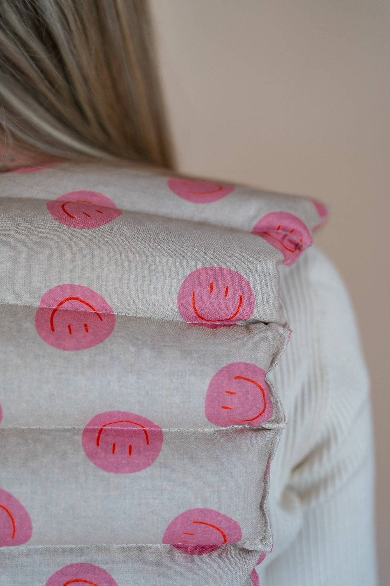 Körnerkissen Bio Dinkel für Nacken -Nackenkissen Smiley Pink - Dianas Klosterlädchen