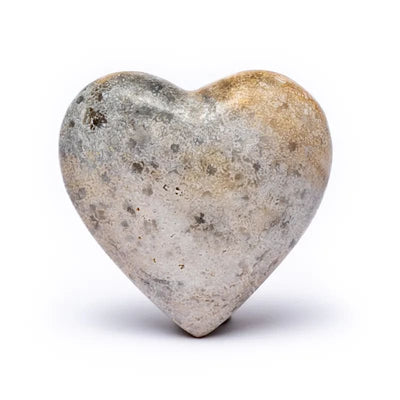 Sorgenstein Herzform fossile Koralle 5x5x2 cm - Dianas Klosterlädchen