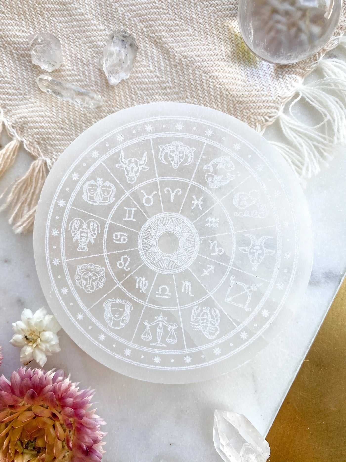 Runde Selenit Ladeplatte-Zodiac - Dianas Klosterlädchen