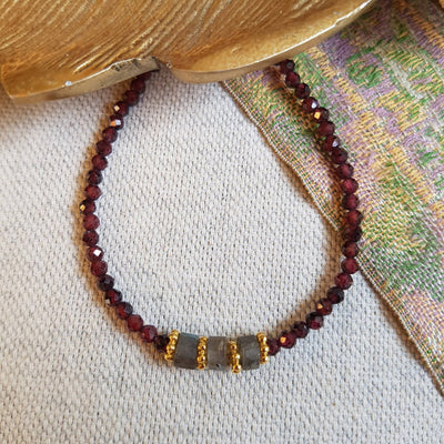 Armband KAMALA Granat