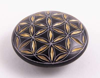 Handschmeichler Blume des Lebens schwarz gold Speckstein - Dianas Klosterlädchen