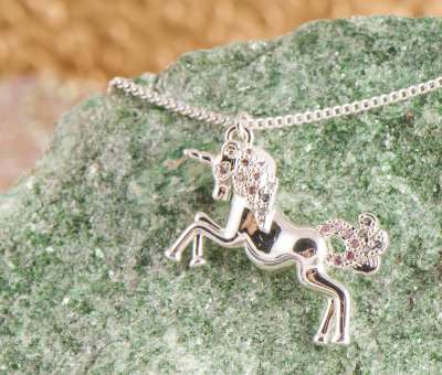 Einhorn Anhänger versilbert mit 50cm Kette - Dianas Klosterlädchen