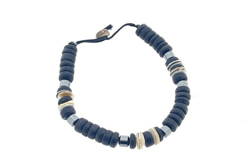 Schwarzes Kokos, Hämatit-Hakenarmband für Männer | PEACOCK GROUPER. @klosterlaedchen.com