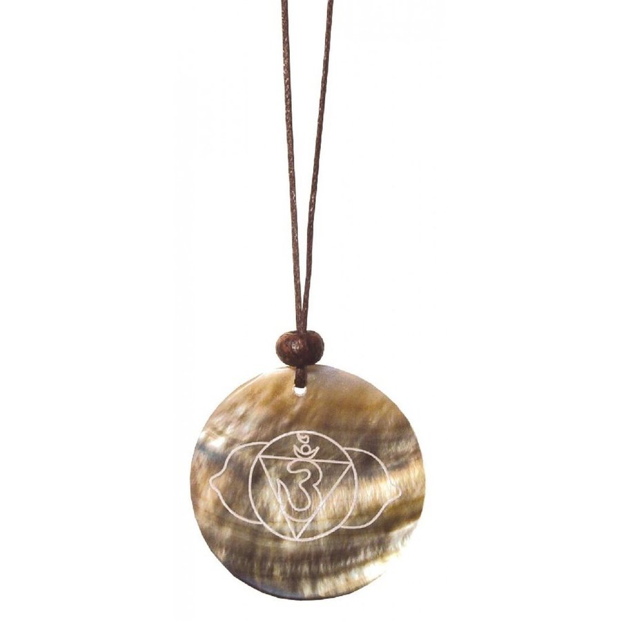 Muschelschmuck mit Gravur "Ajna Chakra" 4cm - Dianas Klosterlädchen