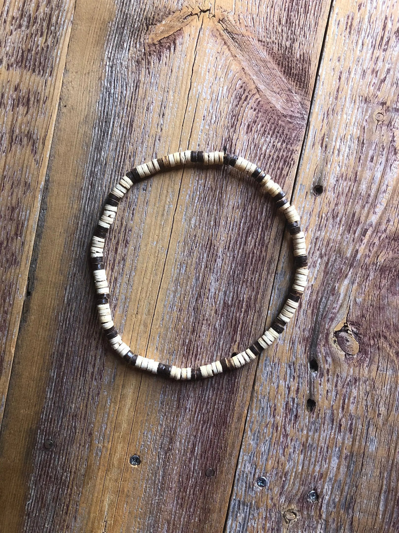 Hellbraune und dunkelbraune Perlenkette für Männer | WET SAND - Dianas Klosterlädchen