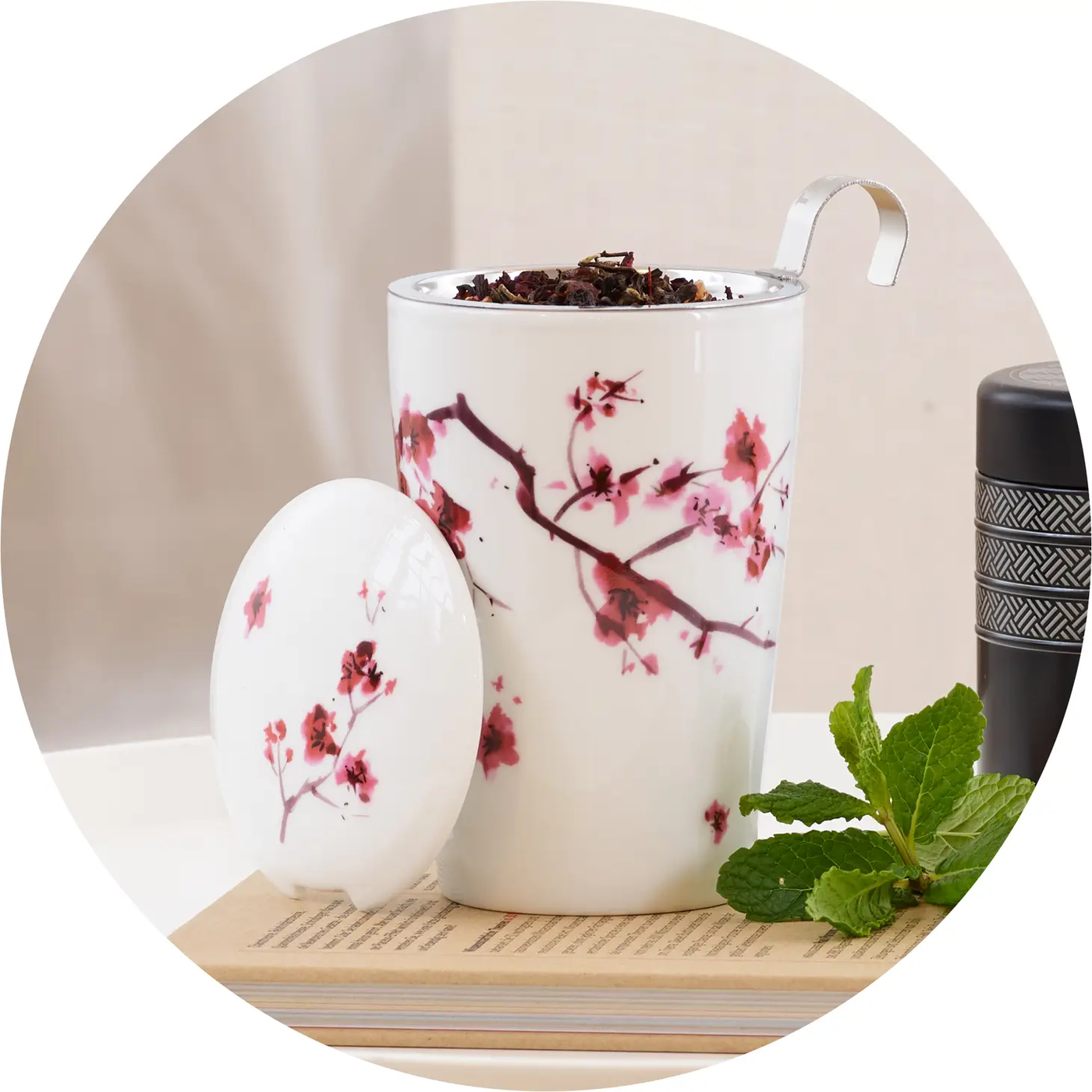 TEAEVE Cherry Blossom | Porzellanbecher mit Edelstahlsieb