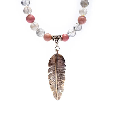 Mala Kette Rhodonit grauer Quarz mit Feder - Dianas Klosterlädchen