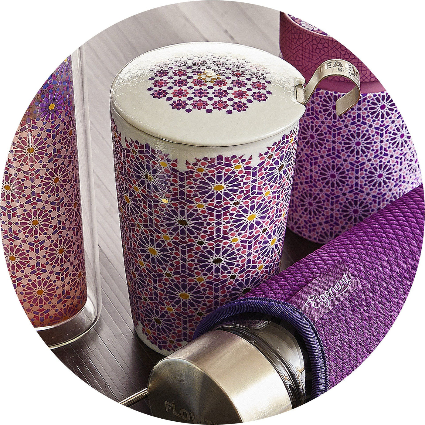 TEAEVE "Andalusia" berry | Porzellanbecher mit Edelstahlsieb - Dianas Klosterlädchen