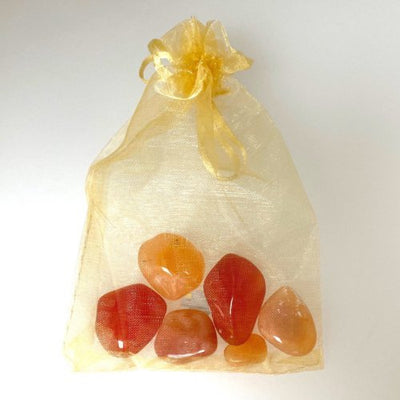 Trommelsteine Aprikosenachat Säckchen ca. 50 g - Dianas Klosterlädchen